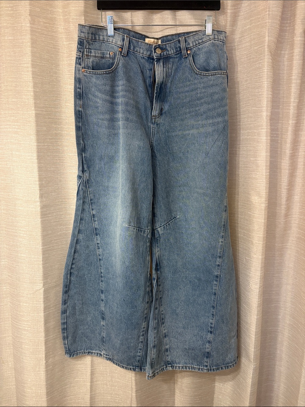 Womens Wide-Leg Jeans